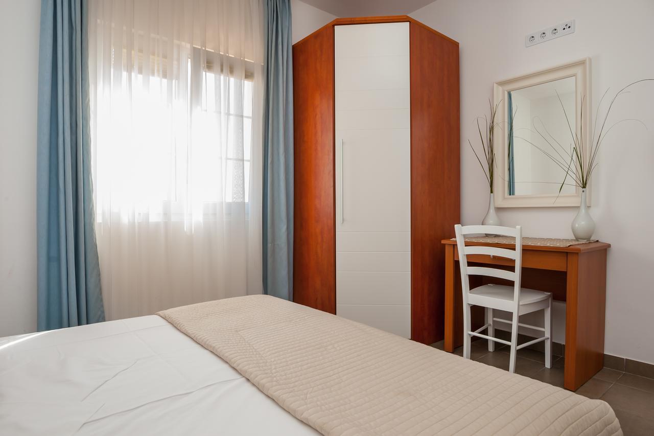 Villa Livia Apartments Bol Esterno foto